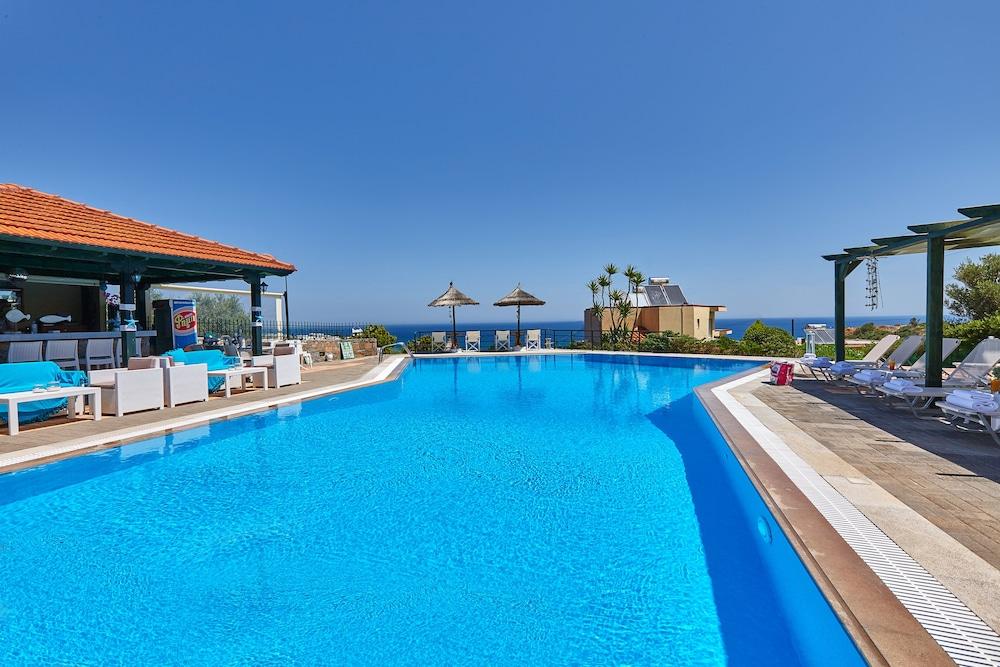 Stalida Everest Apartments And Suites מראה חיצוני תמונה