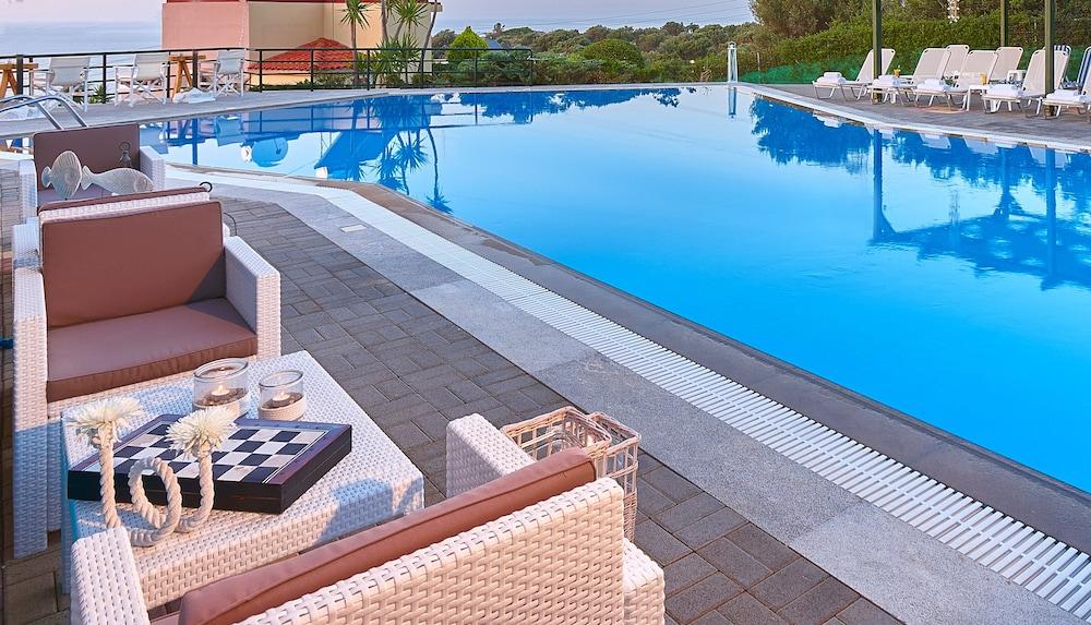 Stalida Everest Apartments And Suites מראה חיצוני תמונה