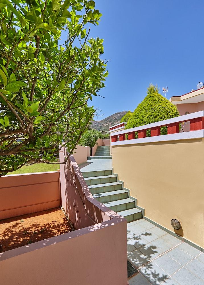 Stalida Everest Apartments And Suites מראה חיצוני תמונה