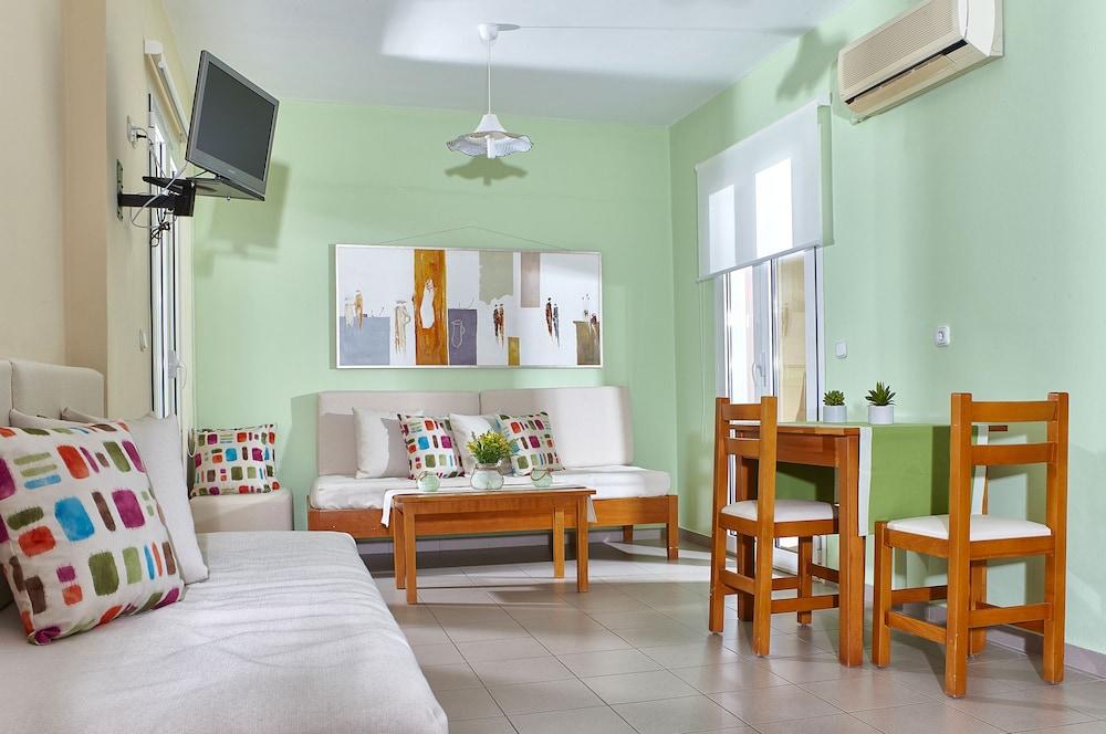 Stalida Everest Apartments And Suites מראה חיצוני תמונה